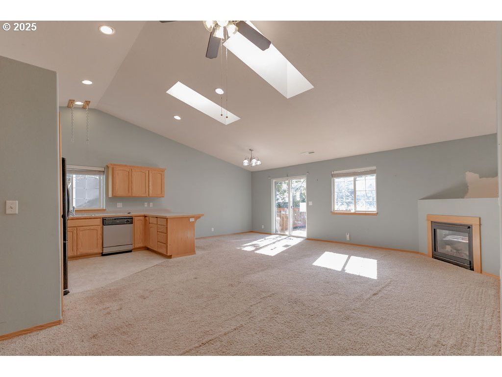 895 Kristen Way Cottage Grove, OR 97424 - Photo 8 of 33 Gallery Image 8