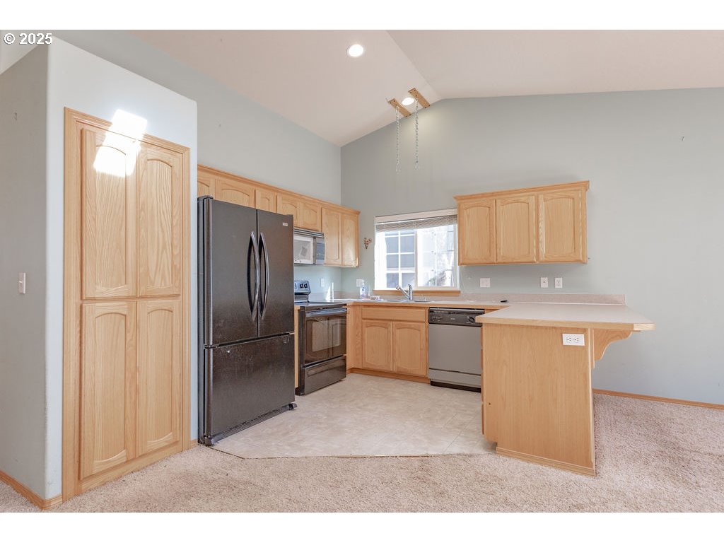 895 Kristen Way Cottage Grove, OR 97424 - Photo 9 of 33 Gallery Image 9