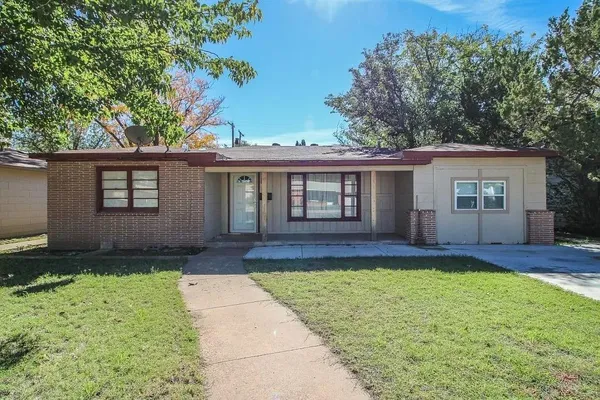 $1,950 | 3011 37th Street, Lubbock, TX 79413