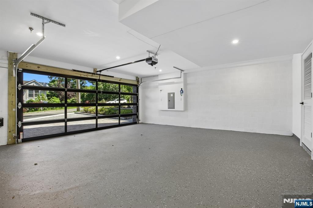 2189 Jones Road Fort Lee, NJ 07024 - Photo 29 of 32