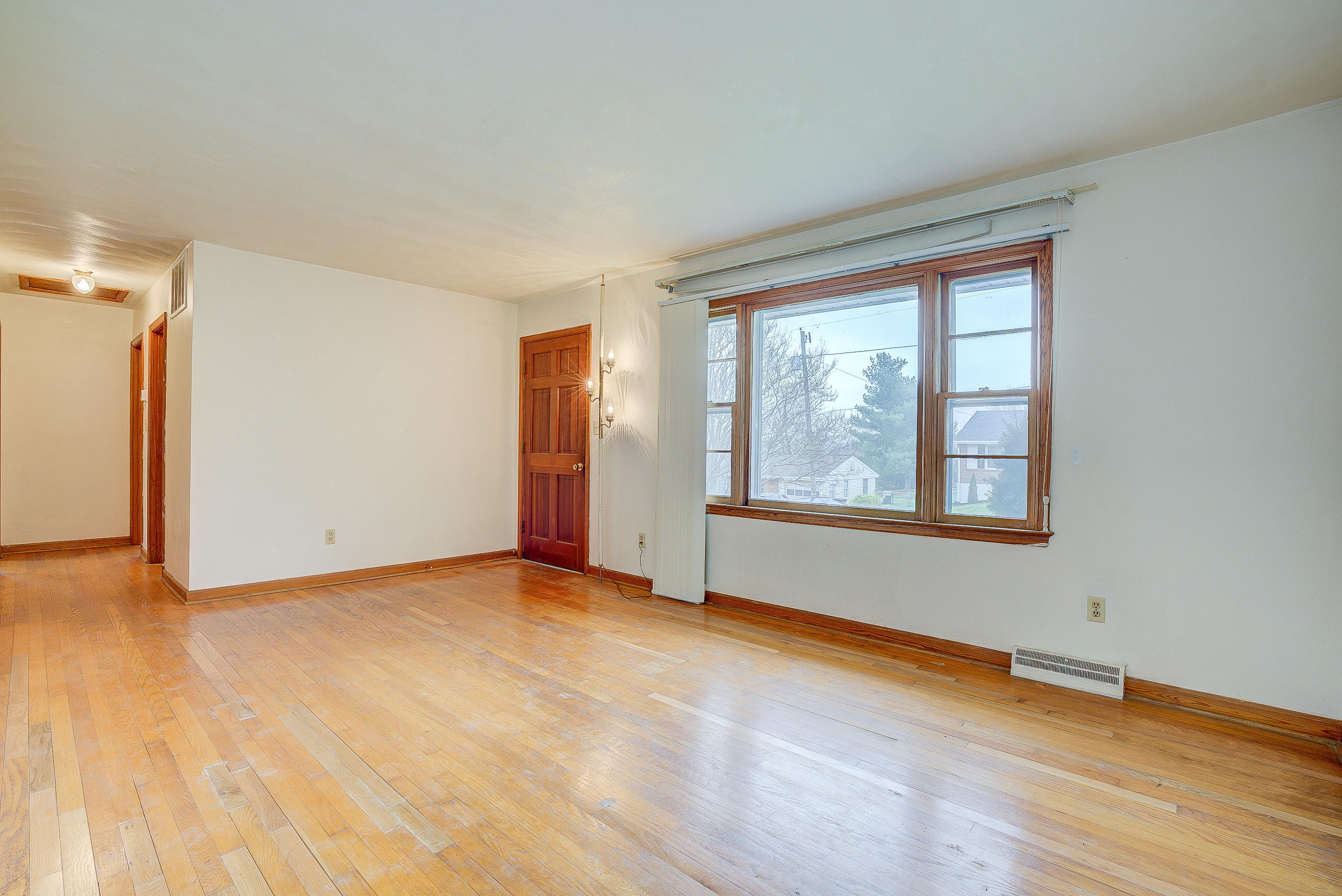 Living room 3