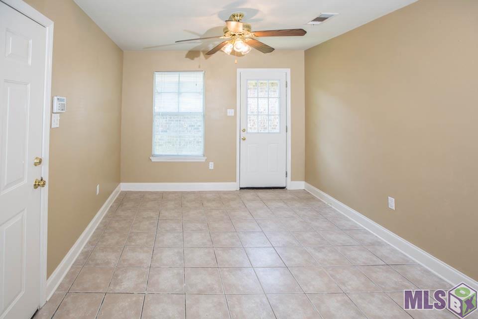 975 North 24th Street Baton Rouge, LA 70802 - Photo 5 of 10 DINING/BREAKFAST AREA