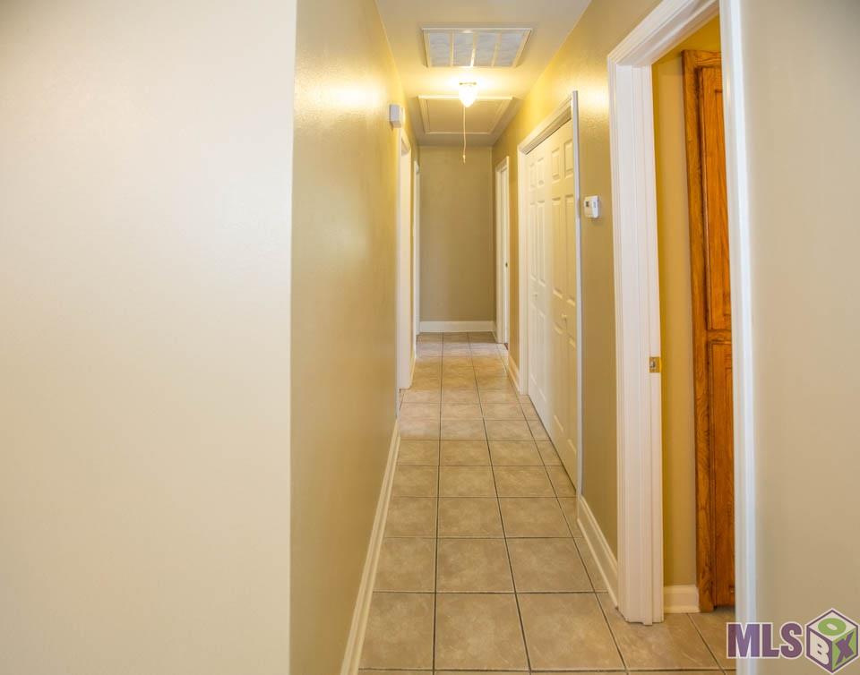 975 North 24th Street Baton Rouge, LA 70802 - Photo 6 of 10 HALLWAY