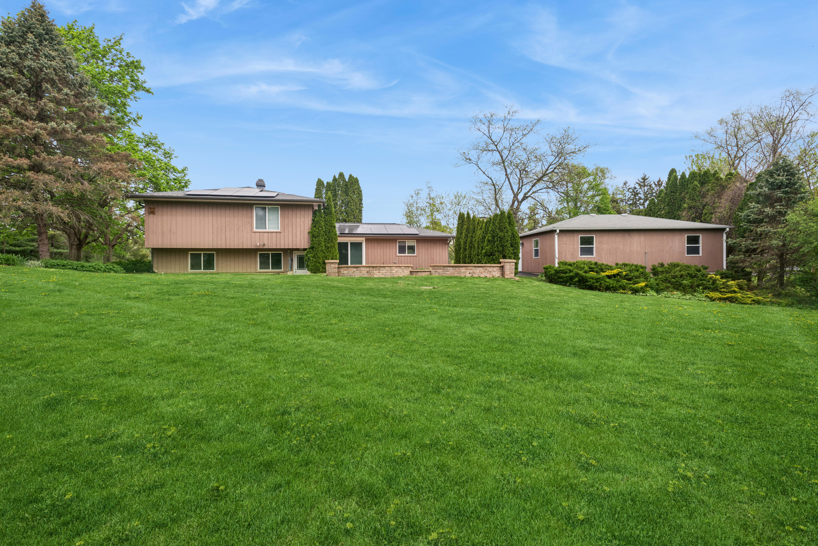 1N451 Indian Knoll Road West Chicago, IL 60185 - Photo 20 of 25