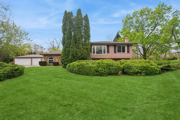 $4,000 | 1N451 Indian Knoll Road, West Chicago, IL 60185