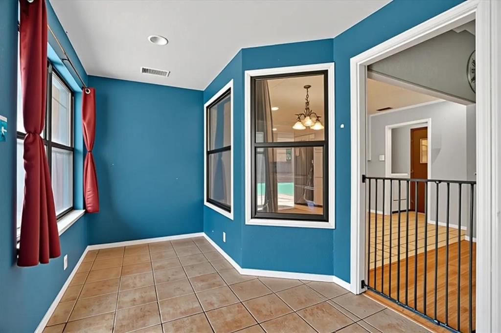 834 South Ridgeway Drive Cleburne, TX 76033 - Photo 11 of 22