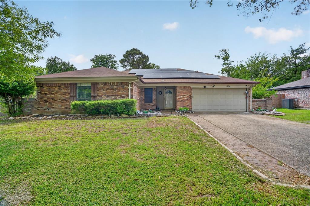 834 South Ridgeway Drive Cleburne, TX 76033 - Photo 2 of 22