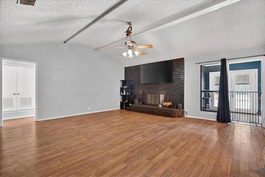 834 South Ridgeway Drive Cleburne, TX 76033 - Photo 5 of 22