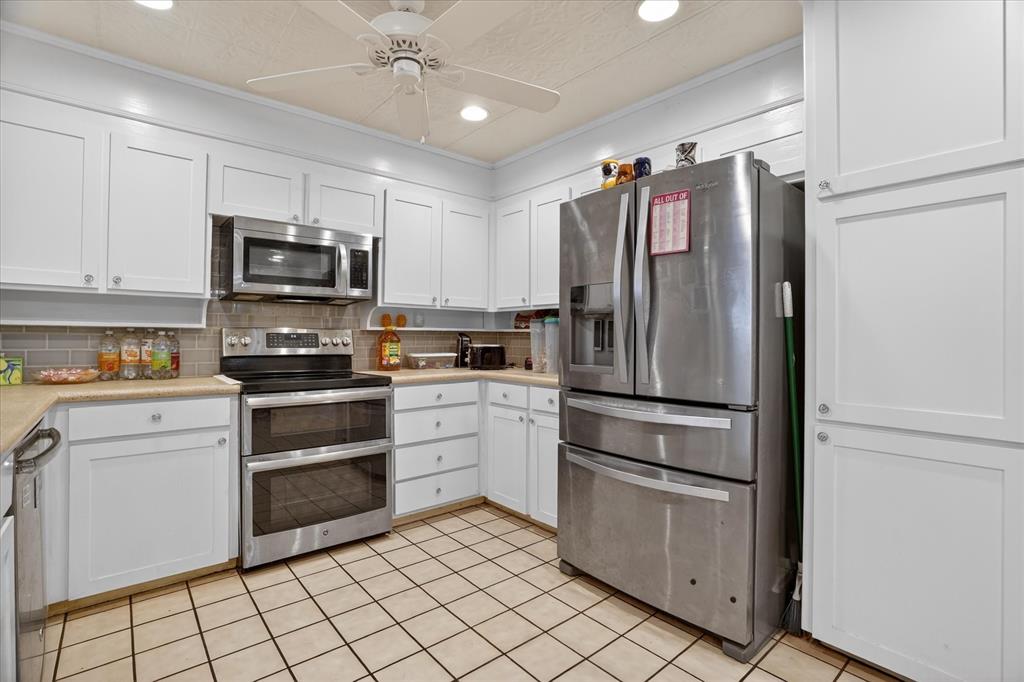 834 South Ridgeway Drive Cleburne, TX 76033 - Photo 9 of 22