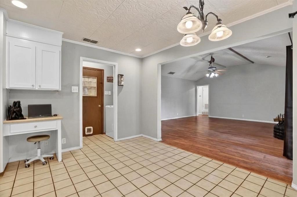 834 South Ridgeway Drive Cleburne, TX 76033 - Photo 10 of 22