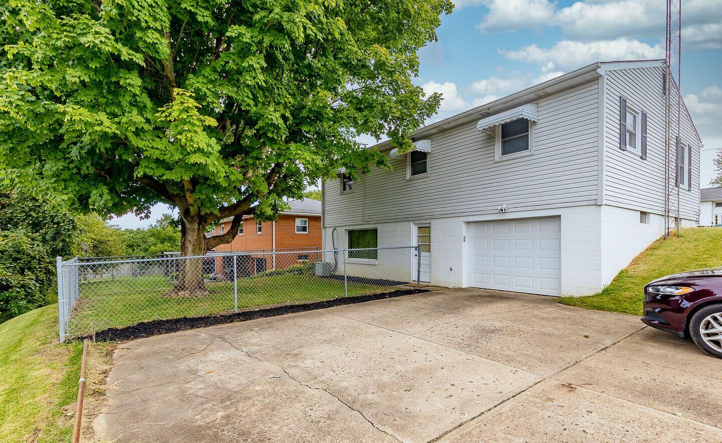453 Spring Street Lancaster, OH 43130 - Photo 6 of 40 back/side