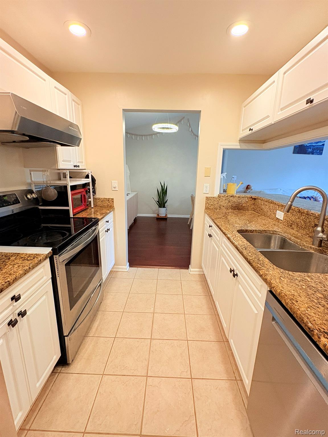 3515 Oakmonte Boulevard, Unit 77 Rochester, MI 48306 - Photo 5 of 16