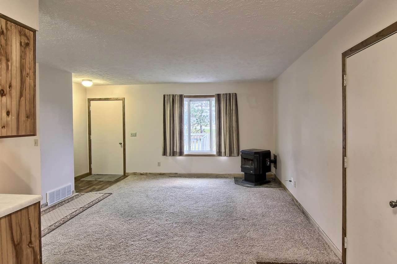 3115 Gonder Road Interlochen, MI 49643 - Photo 11 of 29 1809513-10.JPG