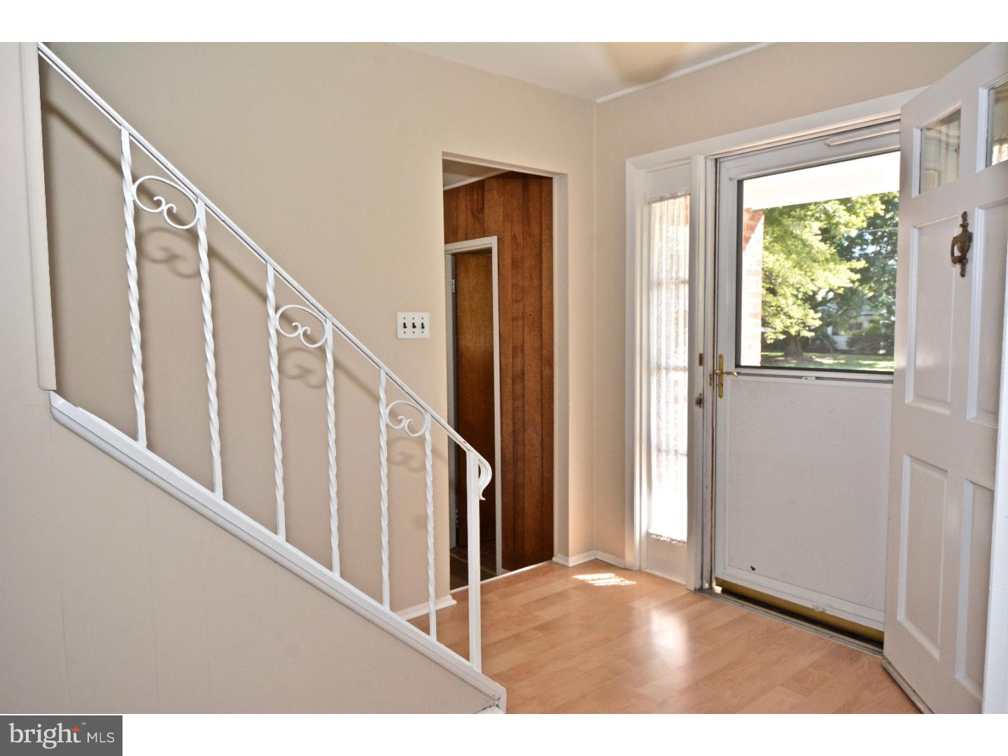 49 Bayberry Road Ewing, NJ 08618 - Photo 2 of 25