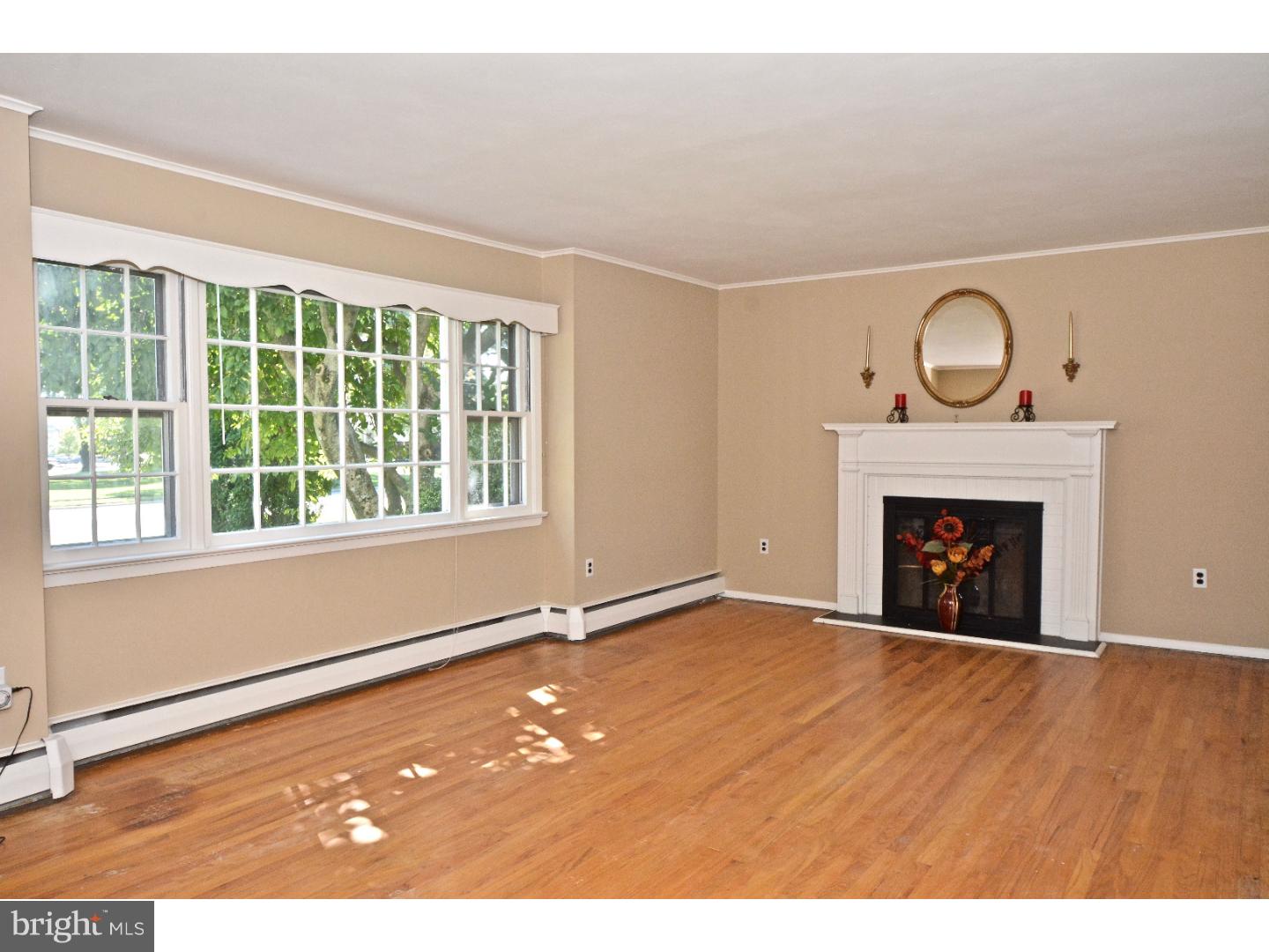 49 Bayberry Road Ewing, NJ 08618 - Photo 3 of 25