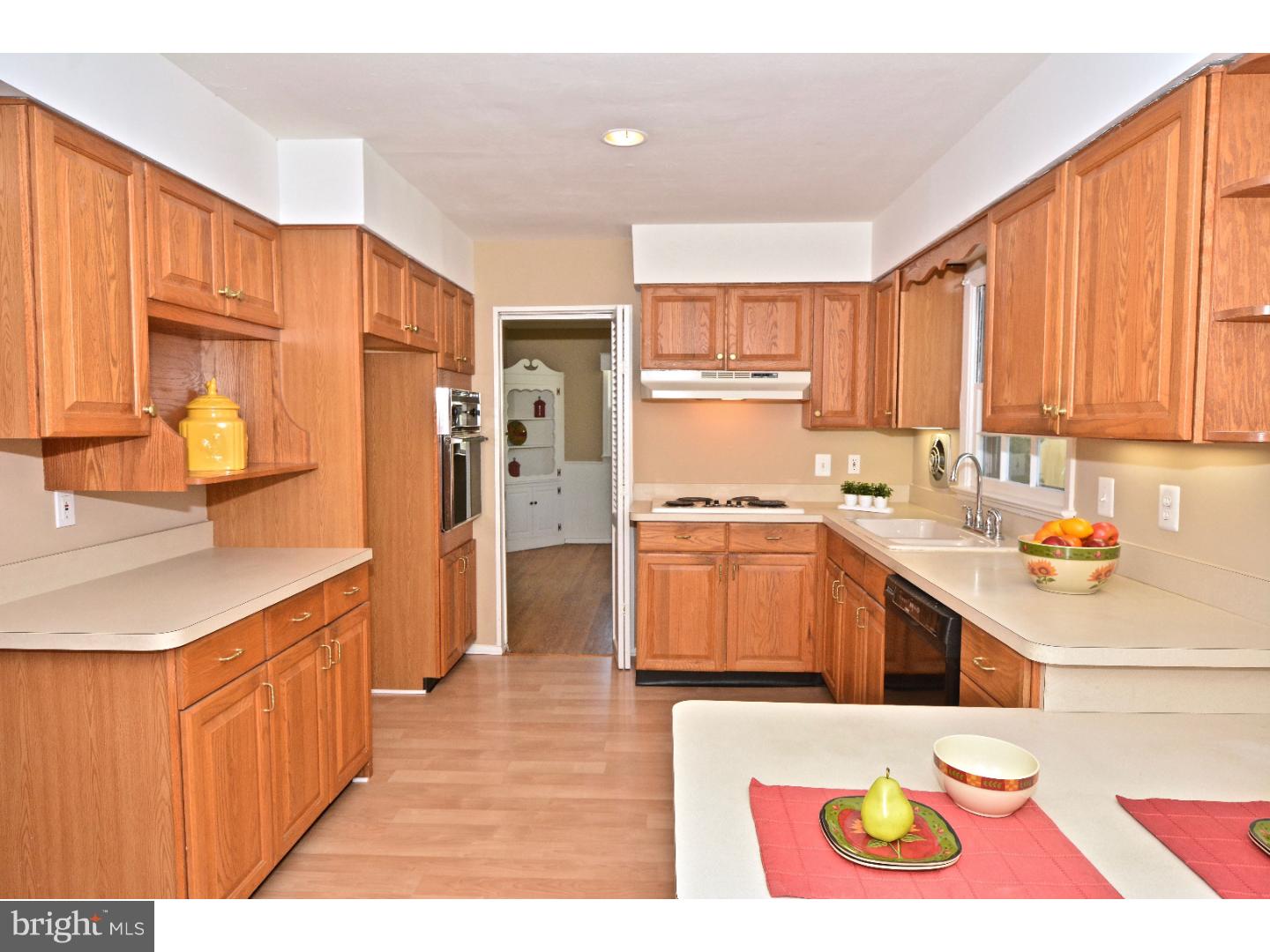 49 Bayberry Road Ewing, NJ 08618 - Photo 9 of 25