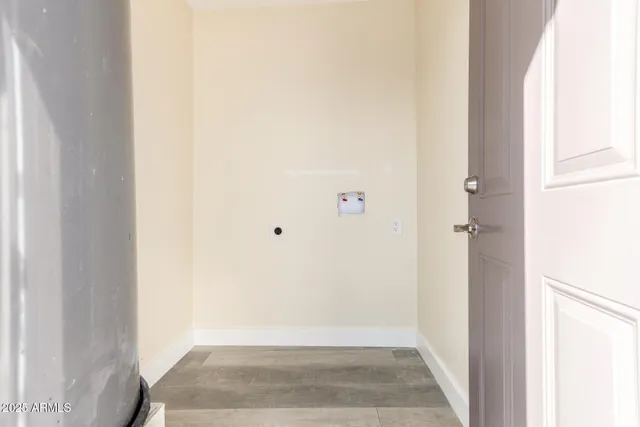 a view of utility room