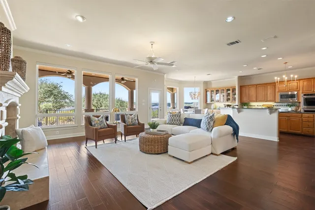 $1,489,000 | 316 Lakefront Drive, Point Venture, TX 78645