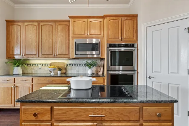 $1,489,000 | 316 Lakefront Drive, Point Venture, TX 78645