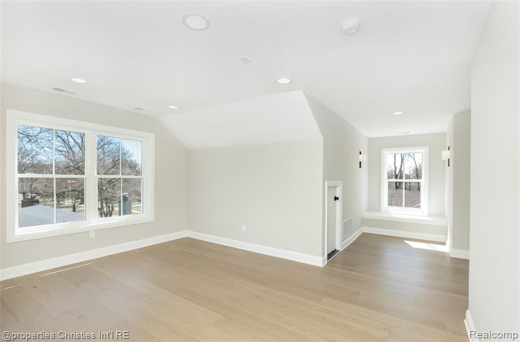 2093 Pembroke Road Birmingham, MI 48009 - Photo 43 of 57