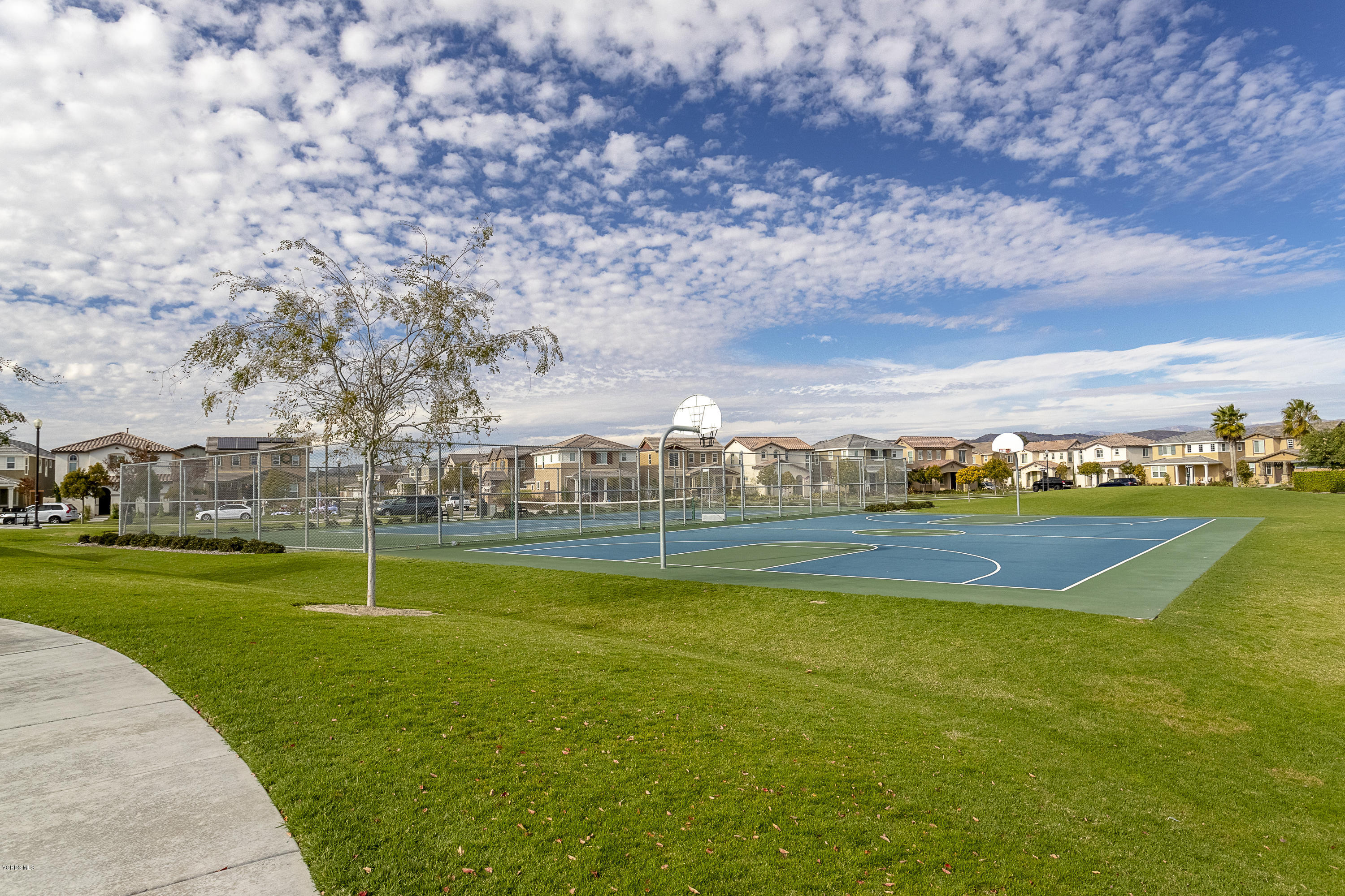613 Xanadu Way Oxnard, CA 93036 - Photo 28 of 30 a view of a swimming pool with an ocean view
