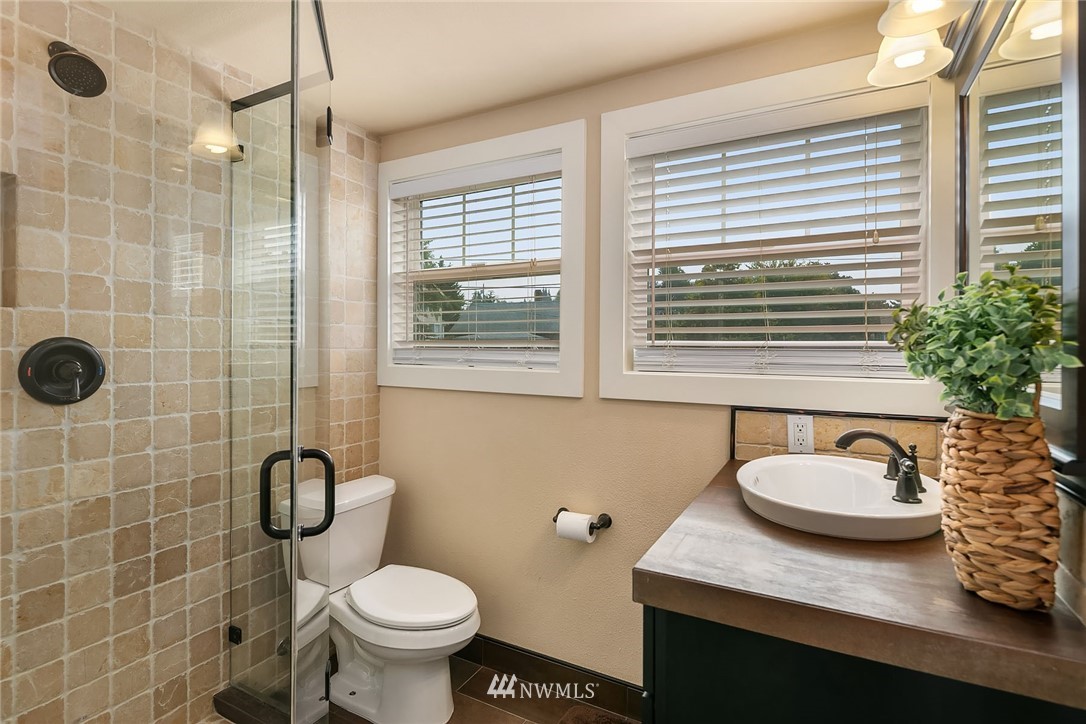 1008 North 32nd Street Renton, WA 98056 - Photo 15 of 22