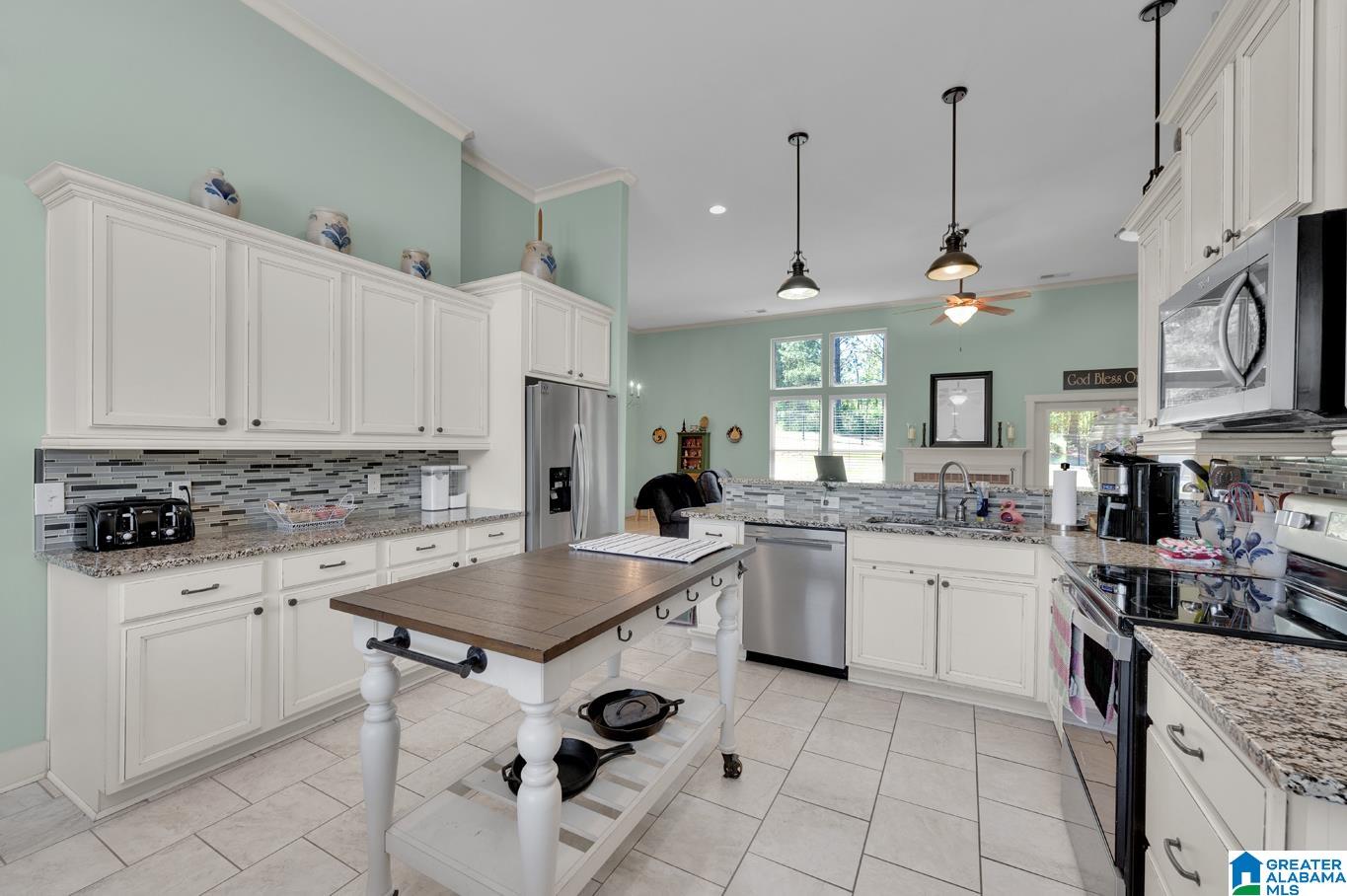 9217 Jardin Circle Leeds, AL 35094 - Photo 17 of 36
