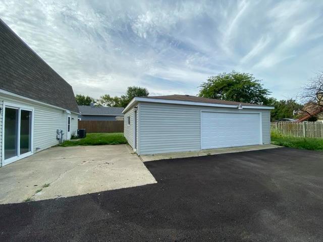 18 Roulock Road Montgomery, IL 60538 - Photo 3 of 23