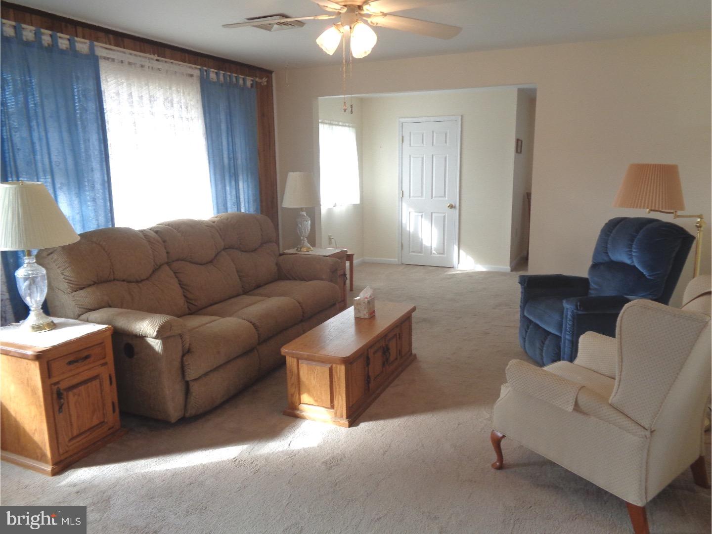 629 Beaumont Road Fairless Hills, PA 19030 - Photo 4 of 22 Living Room