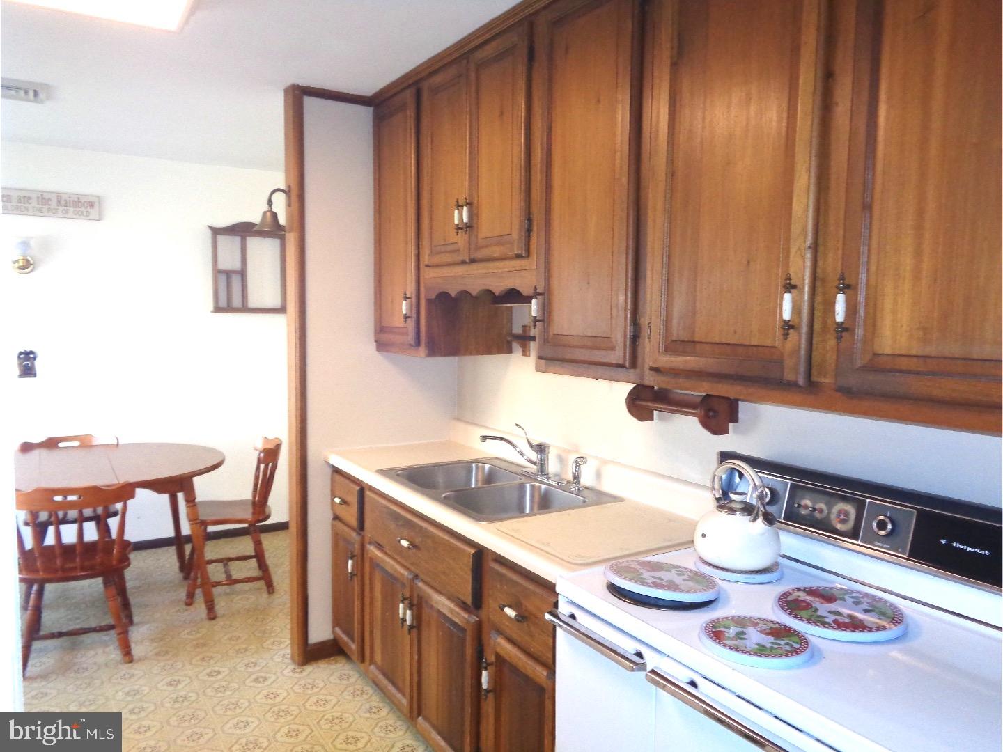 629 Beaumont Road Fairless Hills, PA 19030 - Photo 8 of 22 Kitchen
