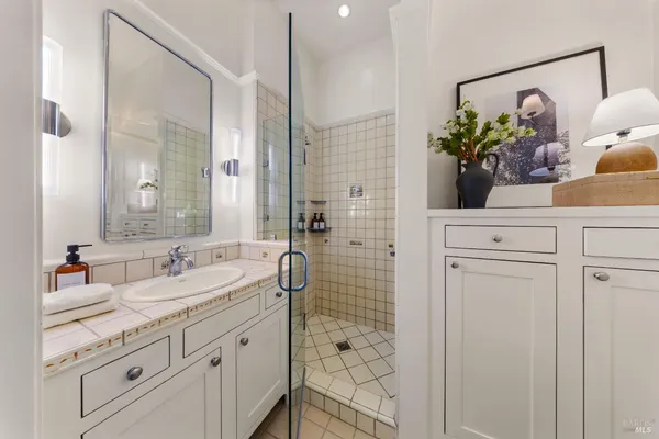 $4,695,000 | 1 Lilac Avenue, Kentfield, CA 94904
