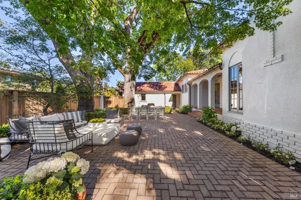 $4,695,000 | 1 Lilac Avenue, Kentfield, CA 94904