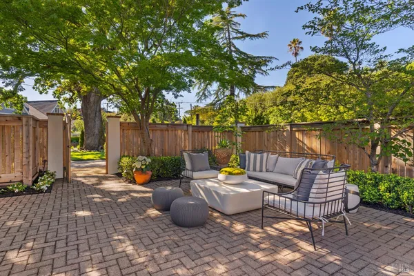 $4,695,000 | 1 Lilac Avenue, Kentfield, CA 94904