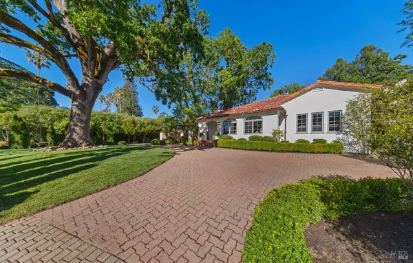 $4,695,000 | 1 Lilac Avenue, Kentfield, CA 94904