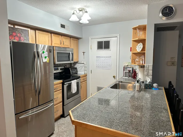 $2,900 | 133 Meadow Street, Unit 133, Milford, CT 06461