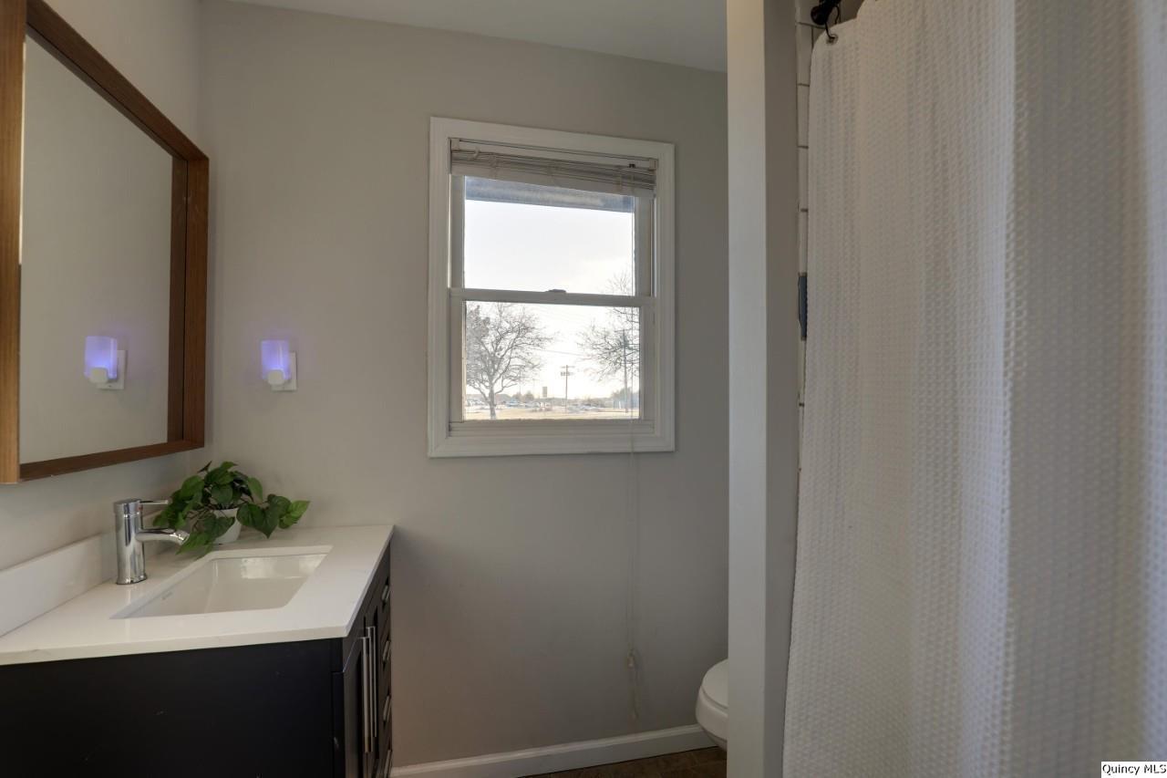 4919 Columbus Road Quincy, IL 62305 - Photo 15 of 36