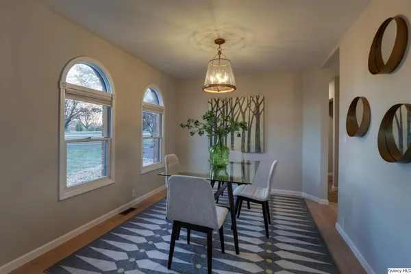 $408,000 | 4919 Columbus Road, Quincy, IL 62305