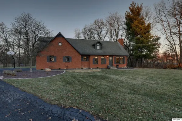 $408,000 | 4919 Columbus Road, Quincy, IL 62305