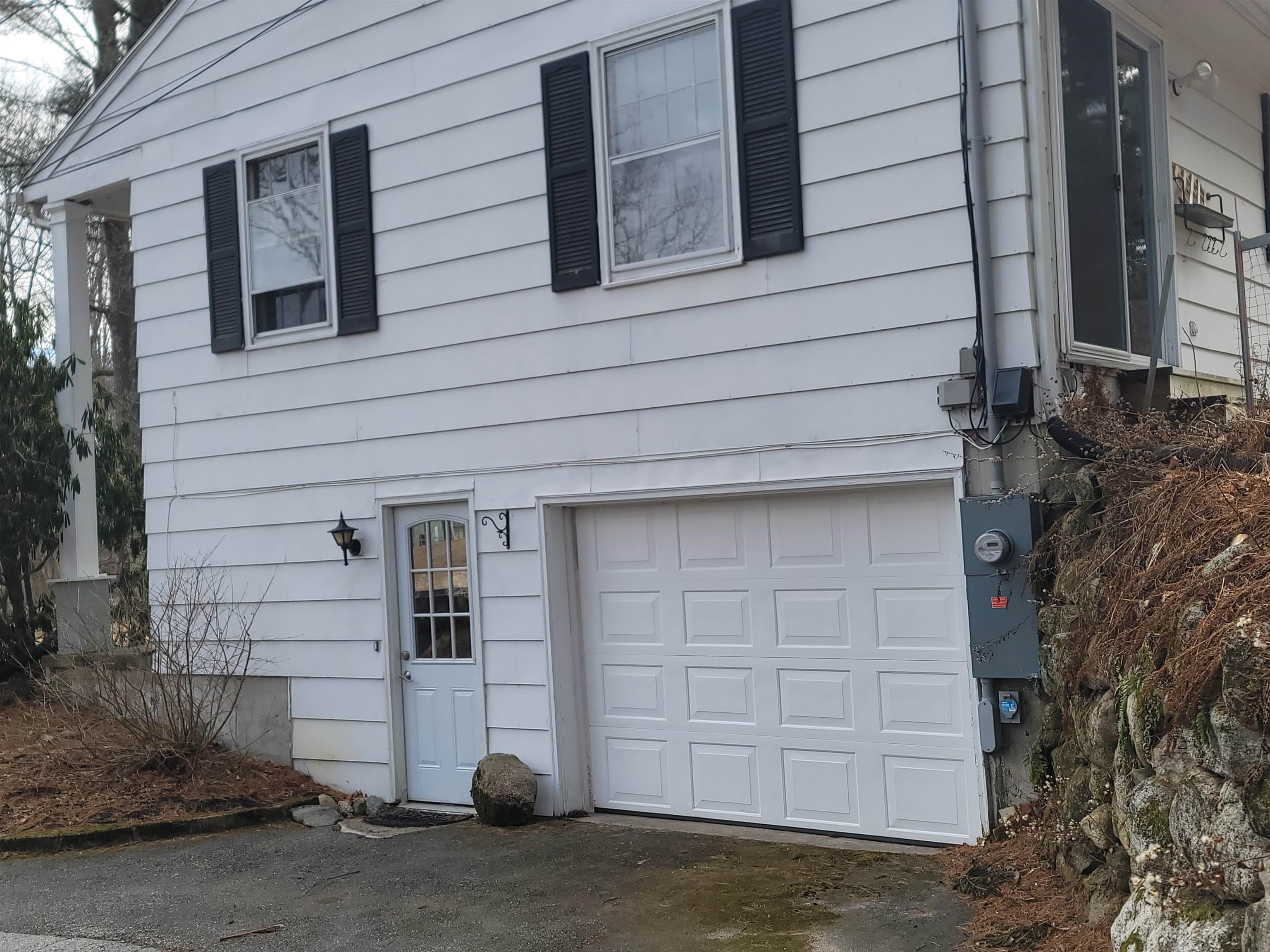 77 Tuftonboro Neck Road Tuftonboro, NH 03853 - Photo 3 of 24
