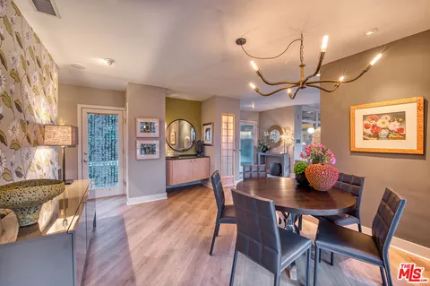 $8,500 | 3827 Rhodes Avenue, Studio City, CA 91604