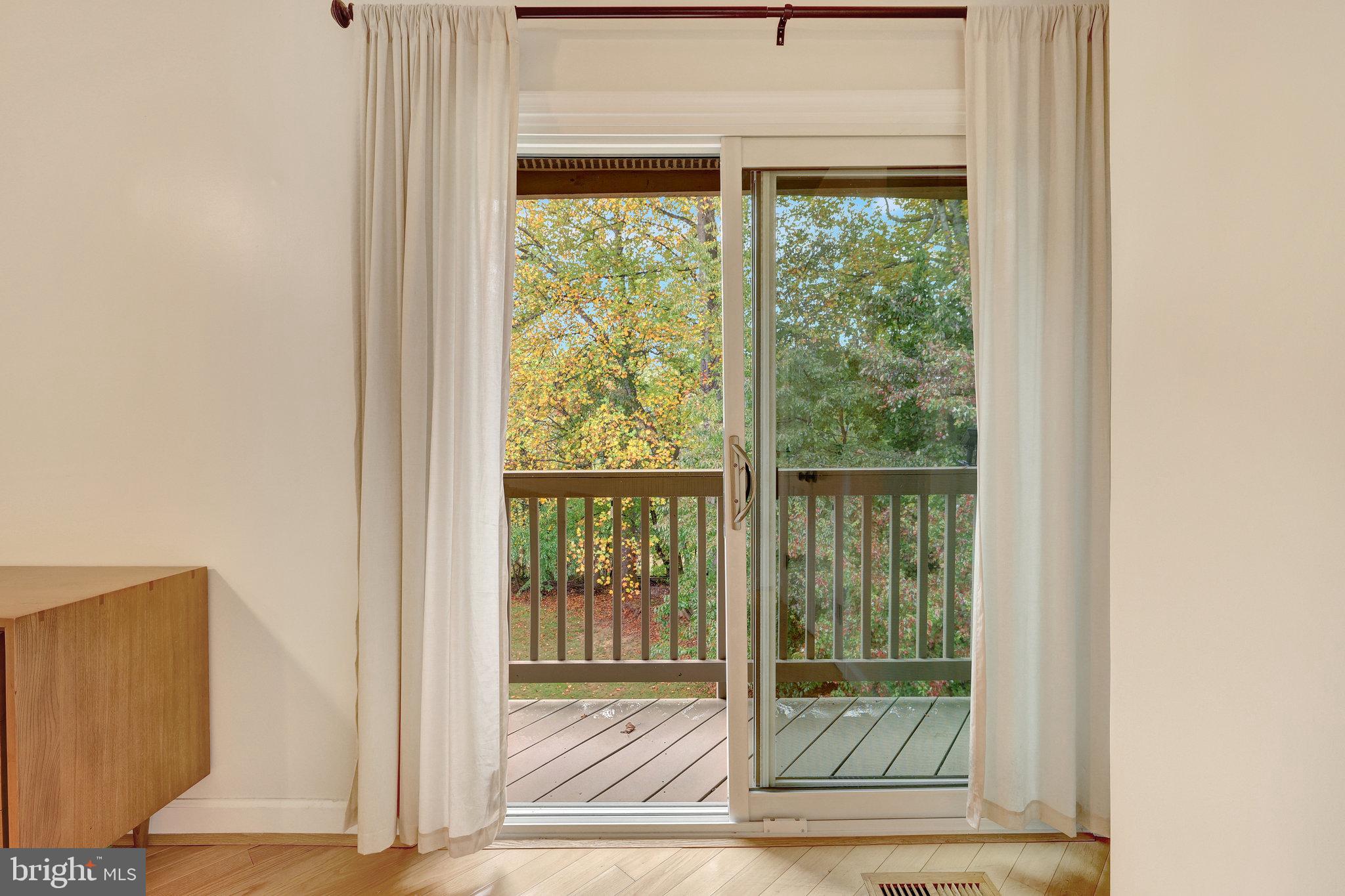 2184 Glencourse Lane Reston, VA 20191 - Photo 11 of 31 PRIVATE Views