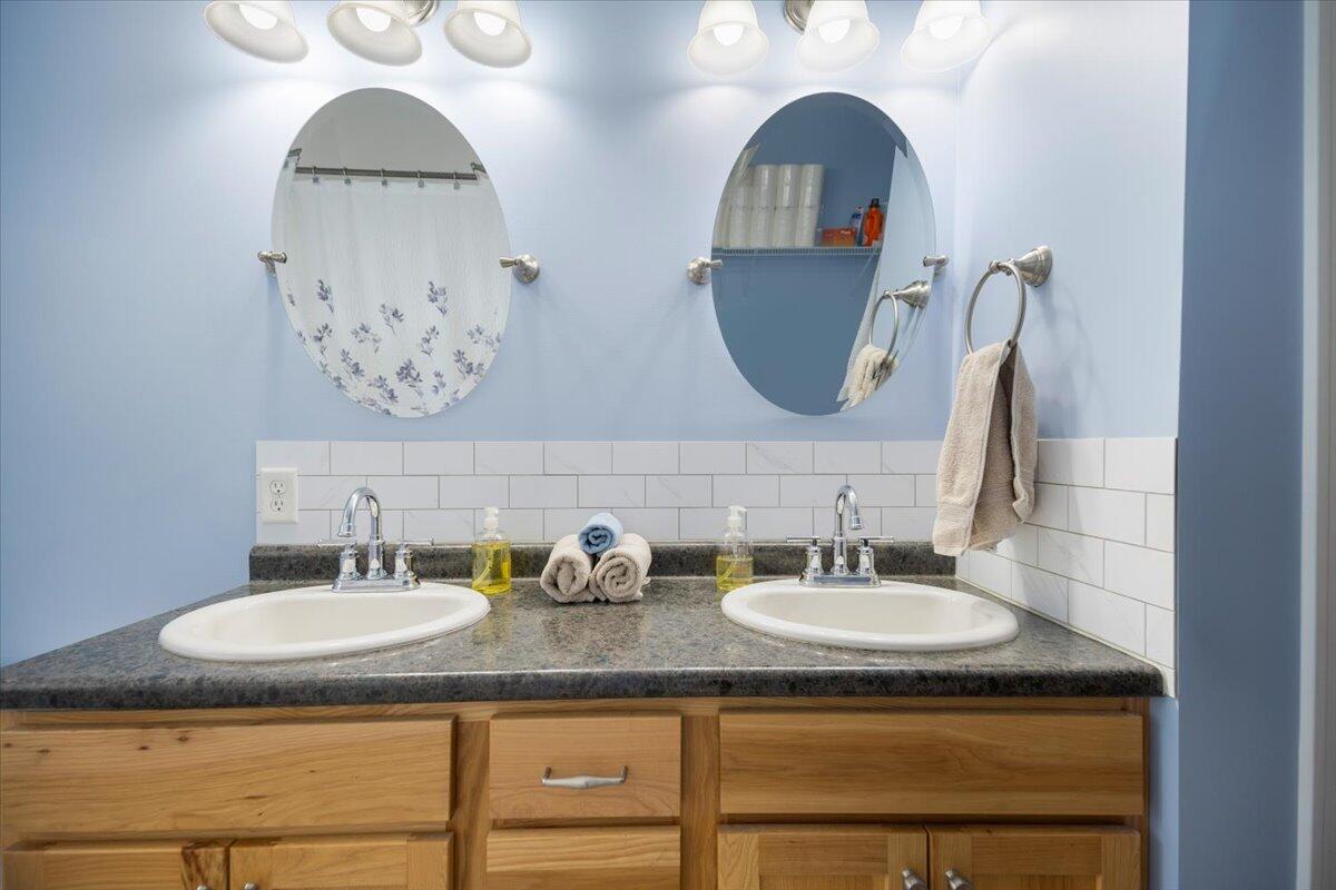 21 Frye Road Raymond, ME 04071 - Photo 17 of 28 Vanity