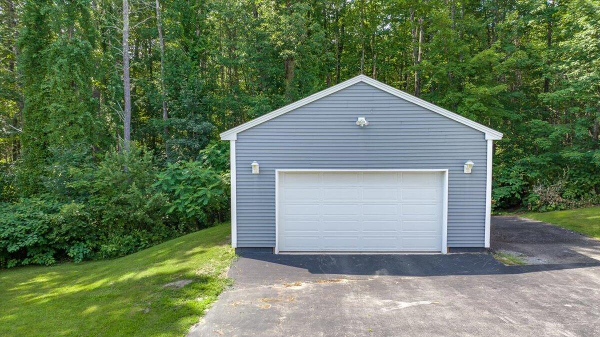 21 Frye Road Raymond, ME 04071 - Photo 6 of 28 Detached Garage