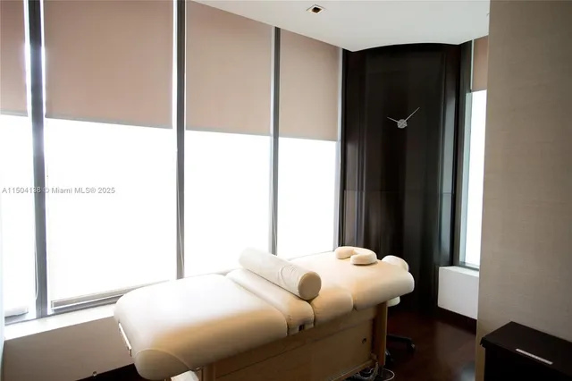 $8,450,000 | 800 South Pointe Drive, Unit 502, Miami Beach, FL 33139