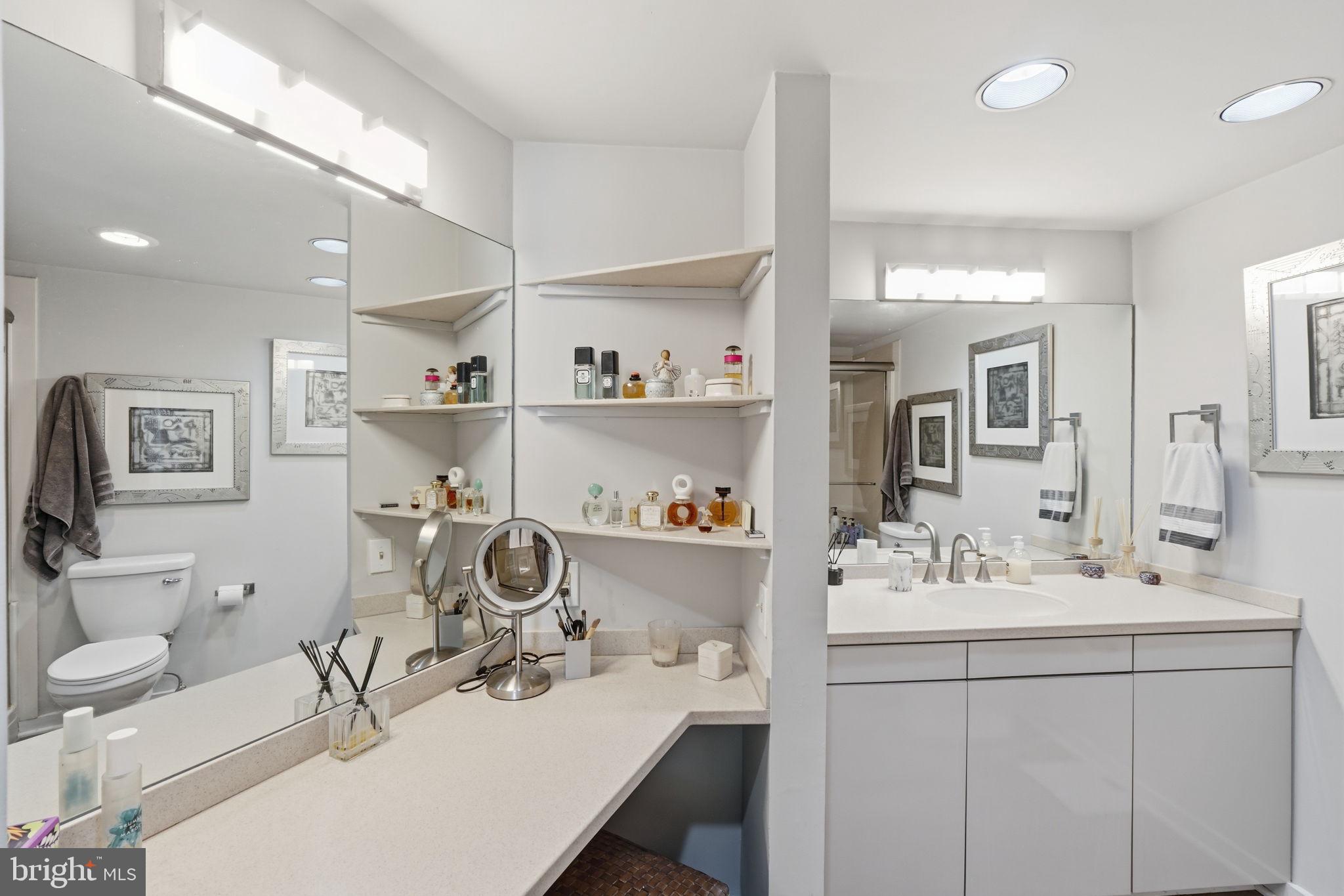 5225 Pooks Hill Road, Unit 1401N Bethesda, MD 20814 - Photo 12 of 64