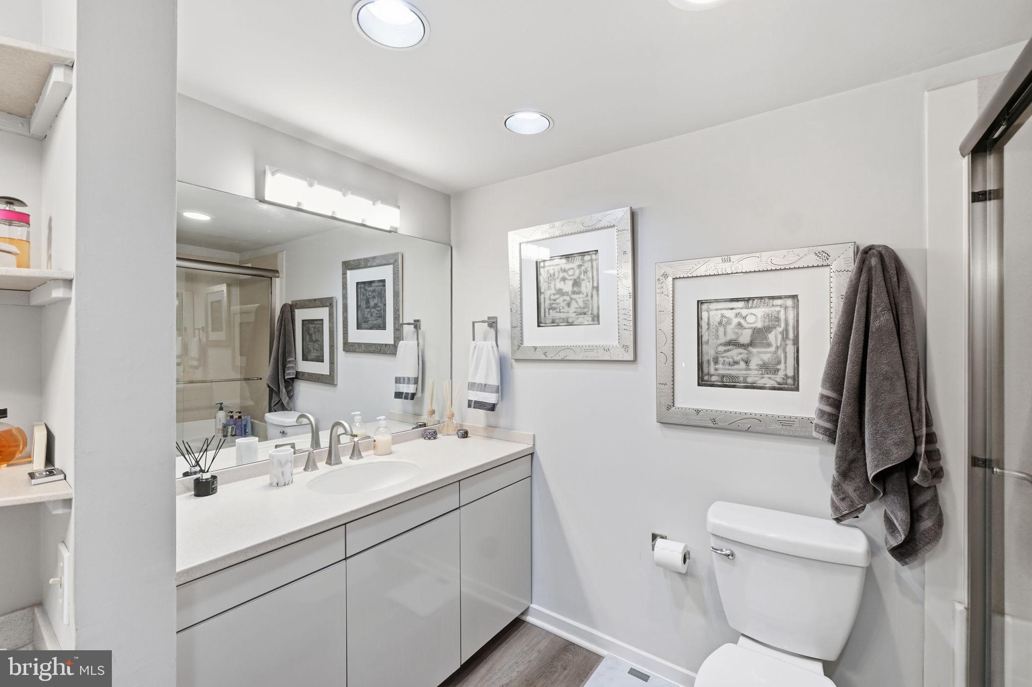 5225 Pooks Hill Road, Unit 1401N Bethesda, MD 20814 - Photo 19 of 64