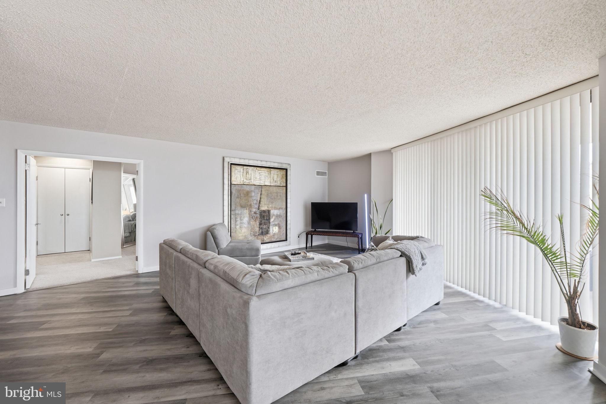 5225 Pooks Hill Road, Unit 1401N Bethesda, MD 20814 - Photo 8 of 64