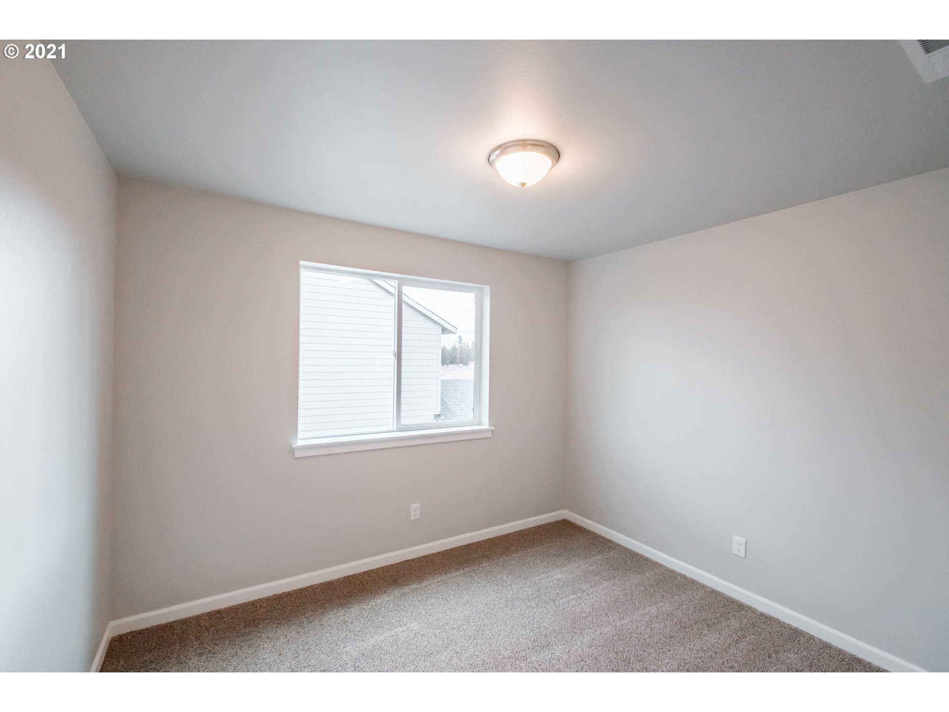 51785 Fordham Drive La Pine, OR 97739 - Photo 26 of 32