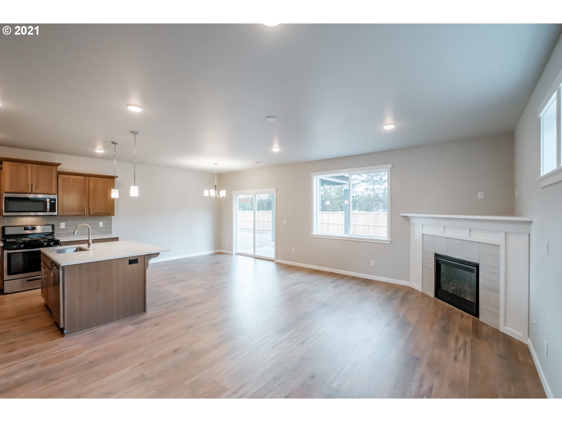 51785 Fordham Drive La Pine, OR 97739 - Photo 4 of 32