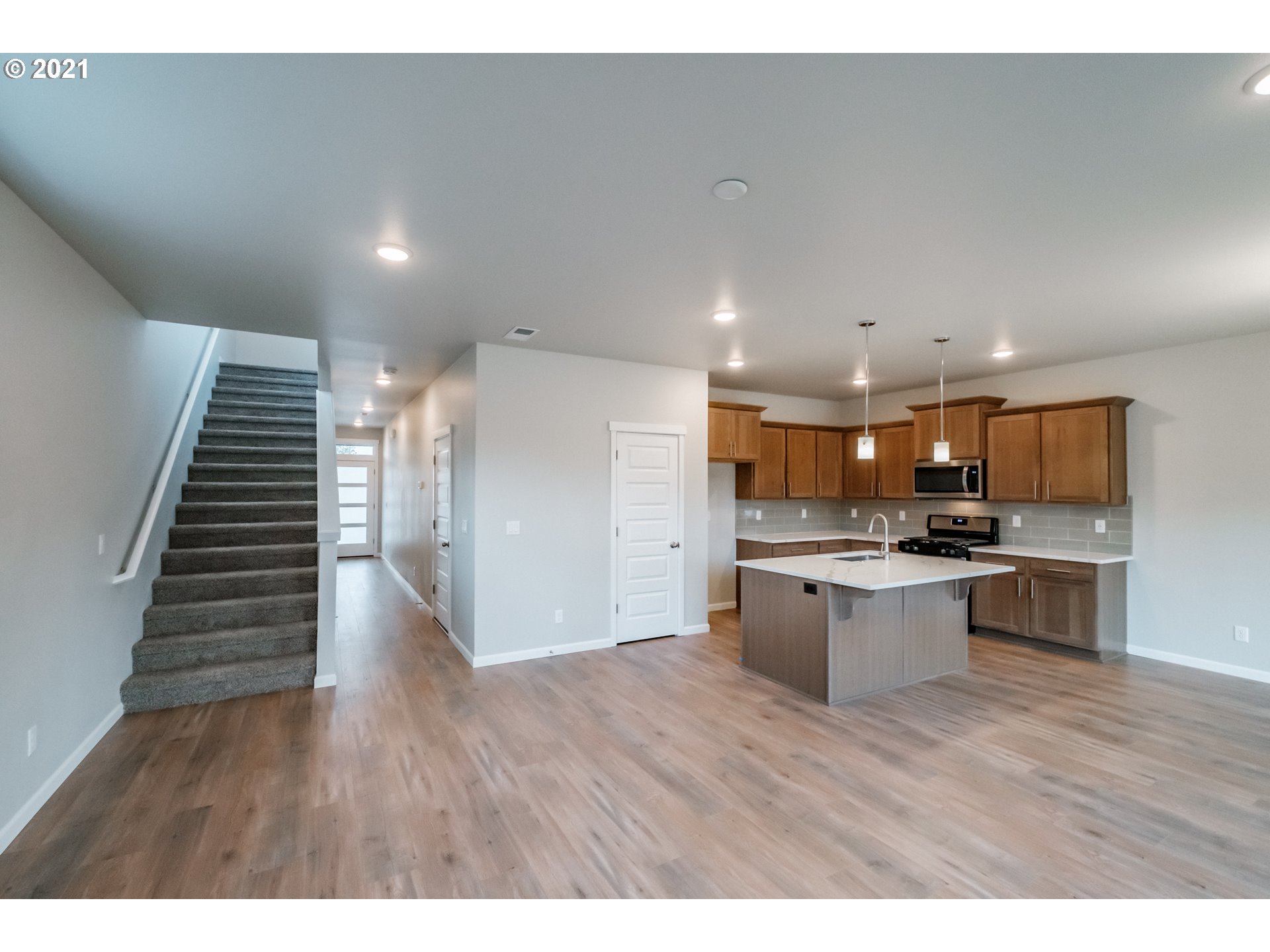 51785 Fordham Drive La Pine, OR 97739 - Photo 5 of 32